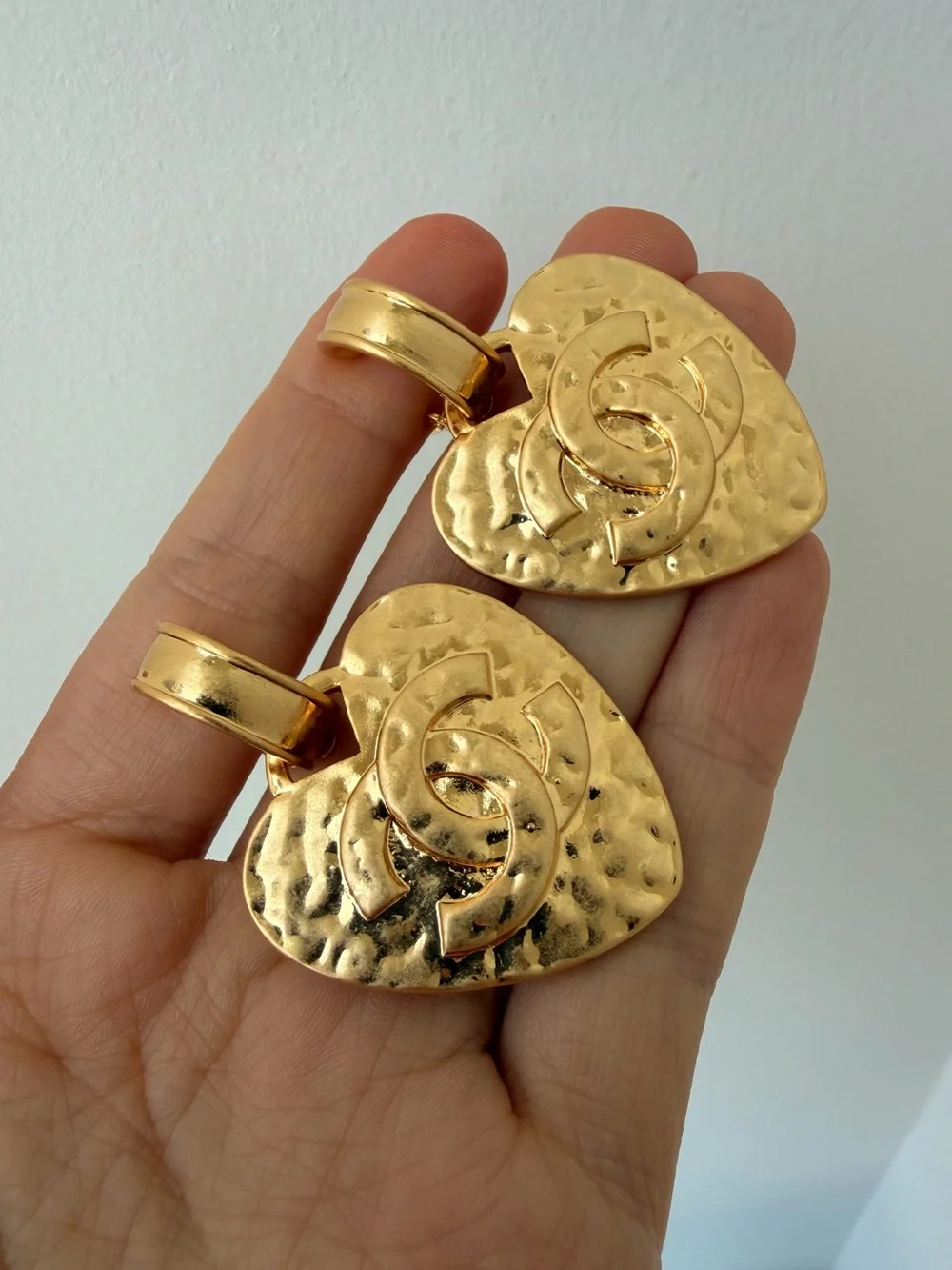 💛CHANEL Gold Heart Drop Earrings with CC Logo💛